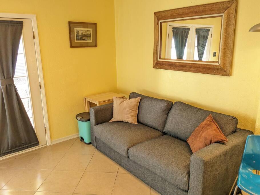 W/ Private Access And Patio Appartamento Tucson